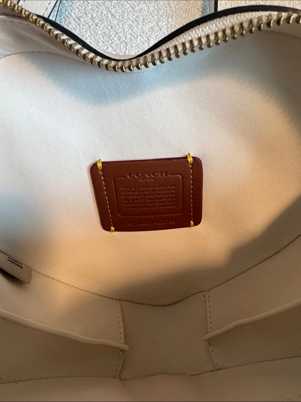 Coach diagonal adjustable heart